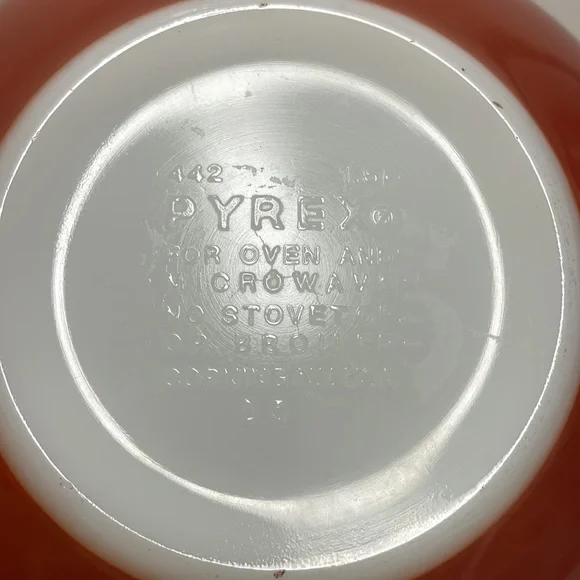 Vintage Pyrex 442 rust Autumn Harvest serving bowl, 1.5L - Picture 6 of 8